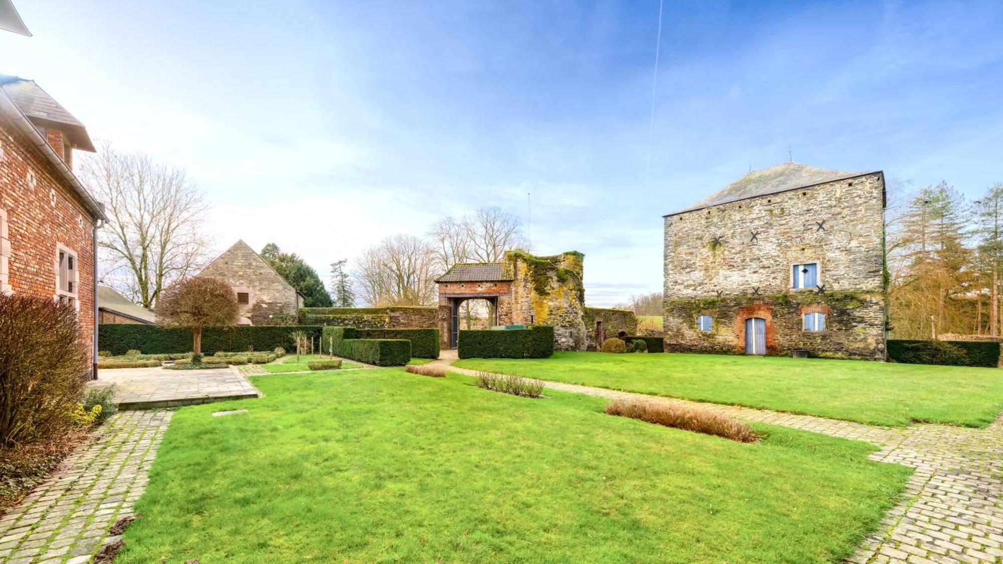 Le Gite Du Chateau - Domaine Des Trois Tilleuls Villers-la-Ville Exterior foto